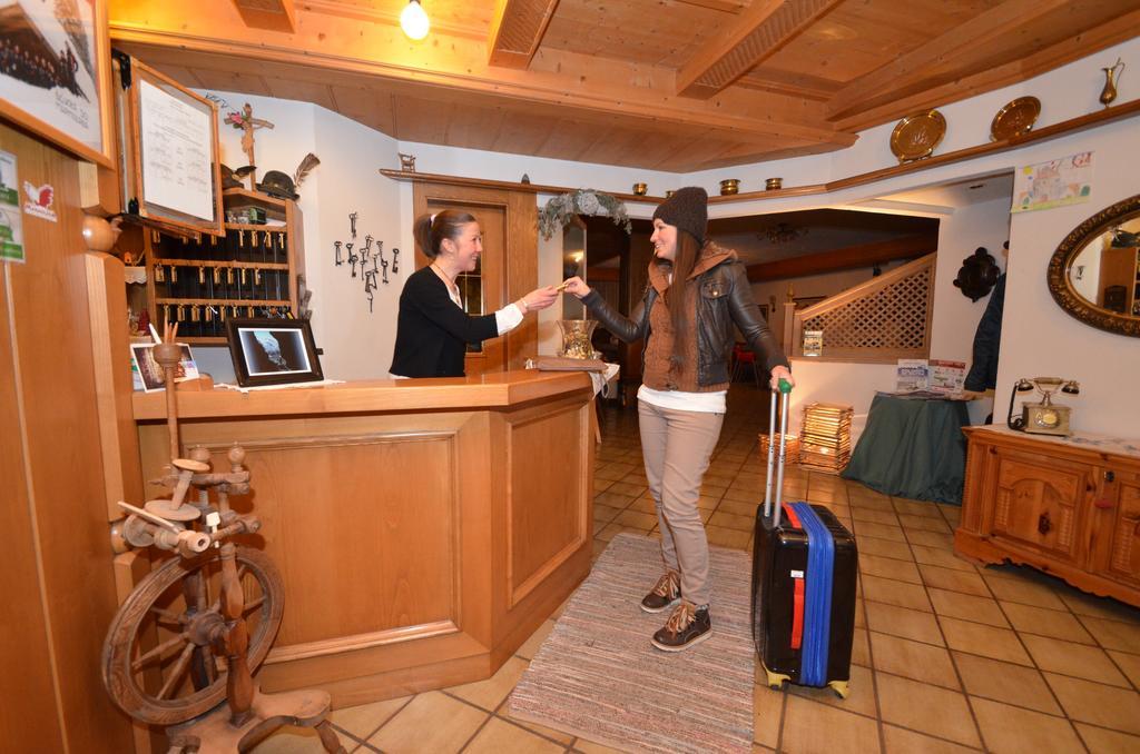 Hotel Albe Rocca Pietore Bagian luar foto